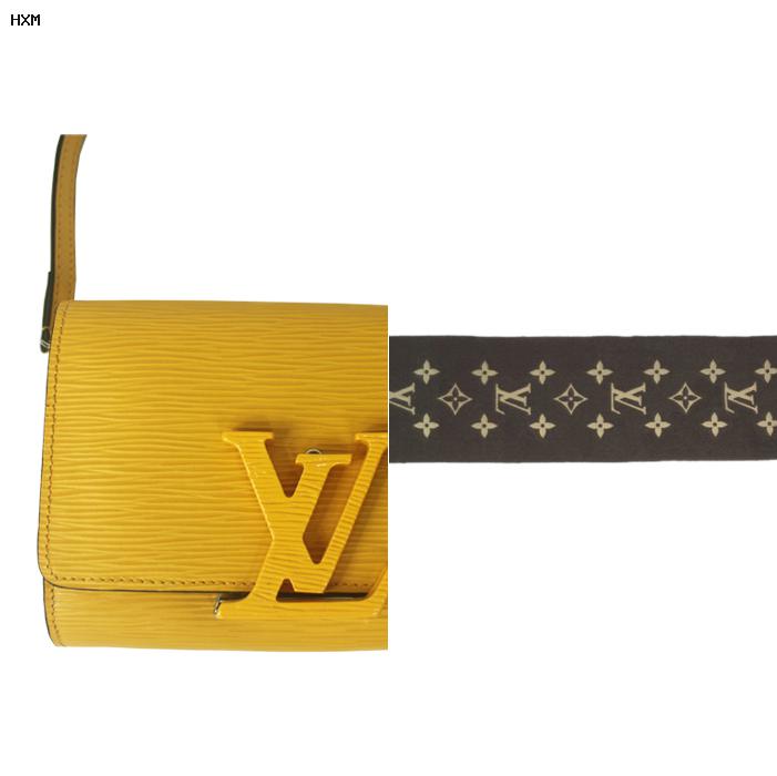 louis vuitton monogram shawl price euro